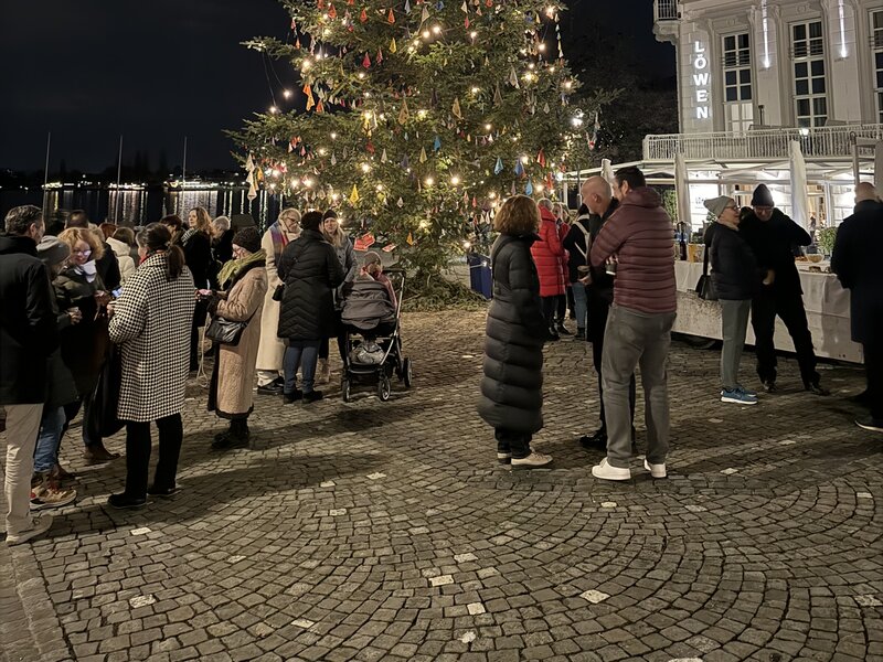 Impressionen vom Glögglibaum-Apéro